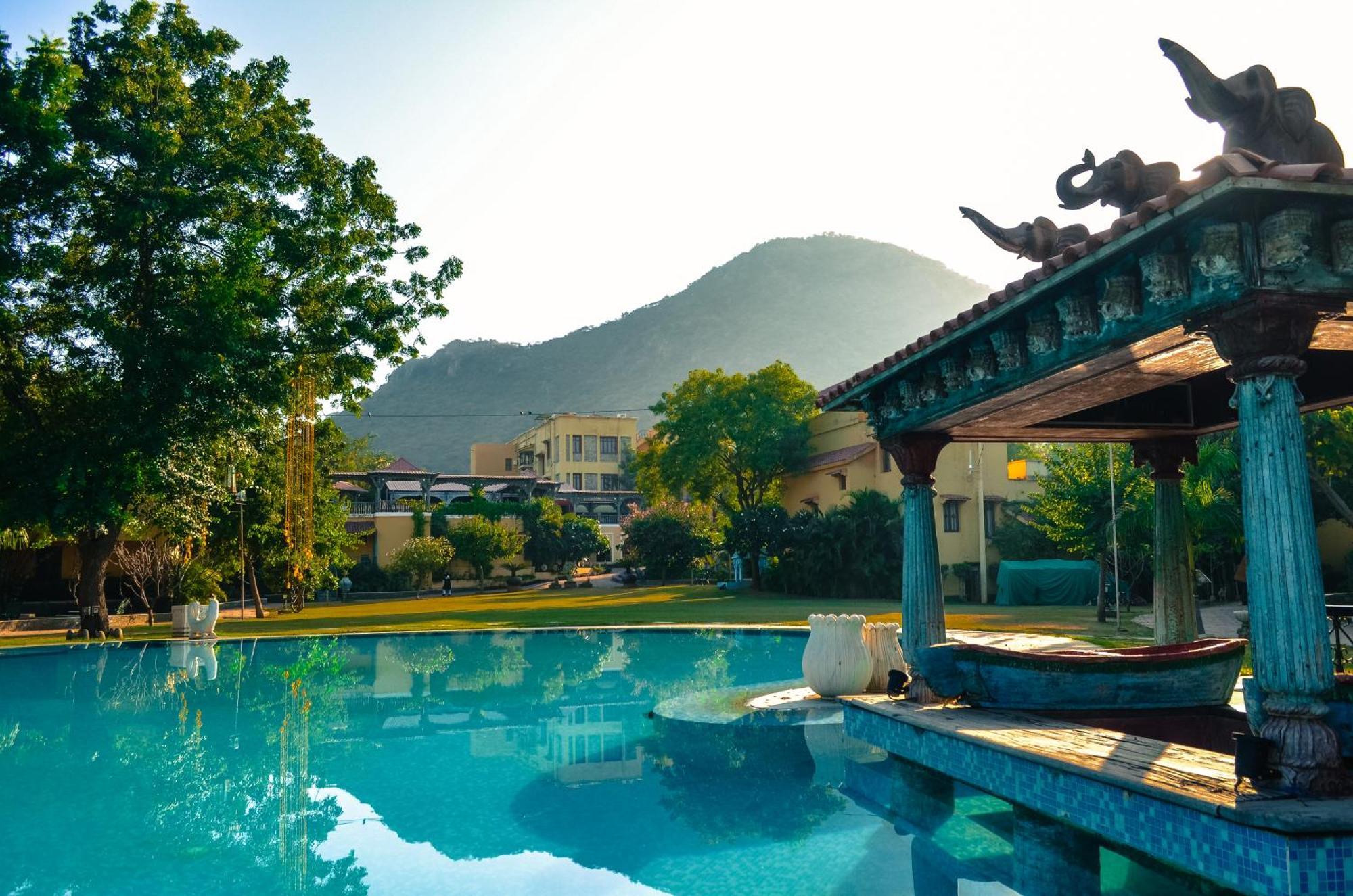 The Royal Retreat Resort & Spa Udaipur Exterior foto
