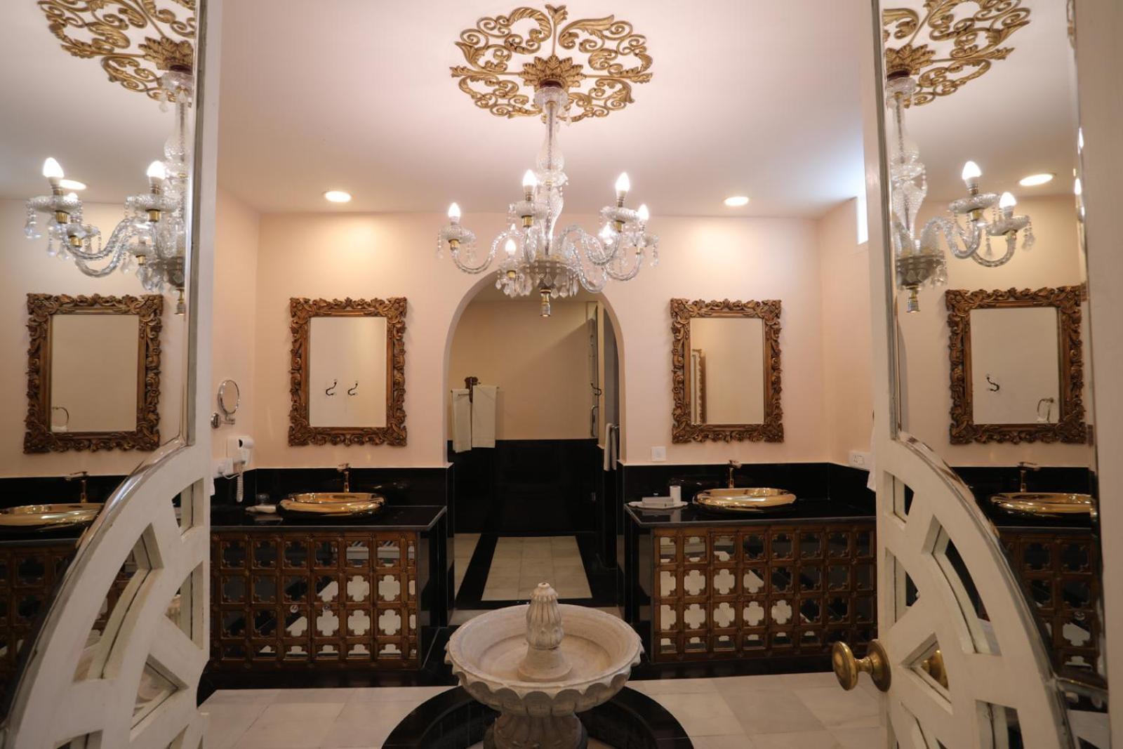 The Royal Retreat Resort & Spa Udaipur Exterior foto
